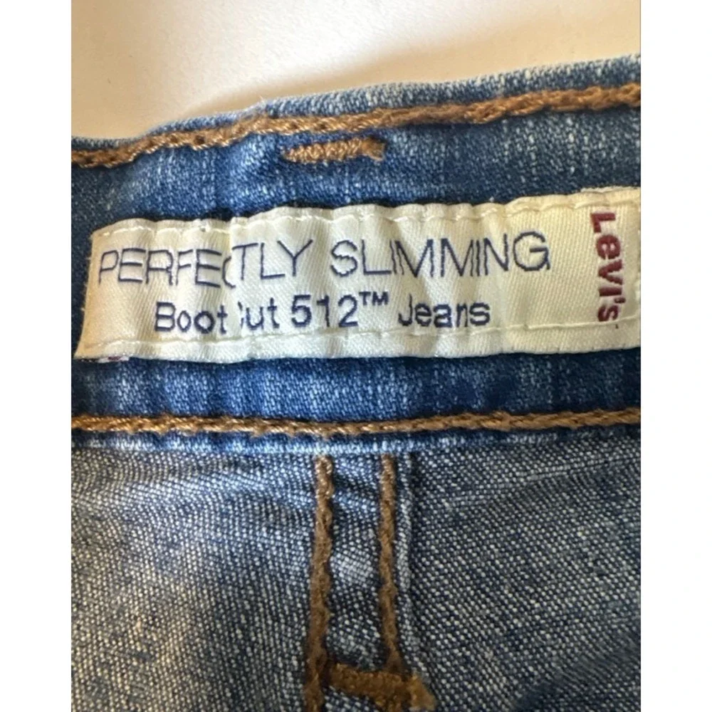 Levis Perfectly Slimming 512 Bootcut Jeans Womens 8 Short Medium Wash Blue Denim